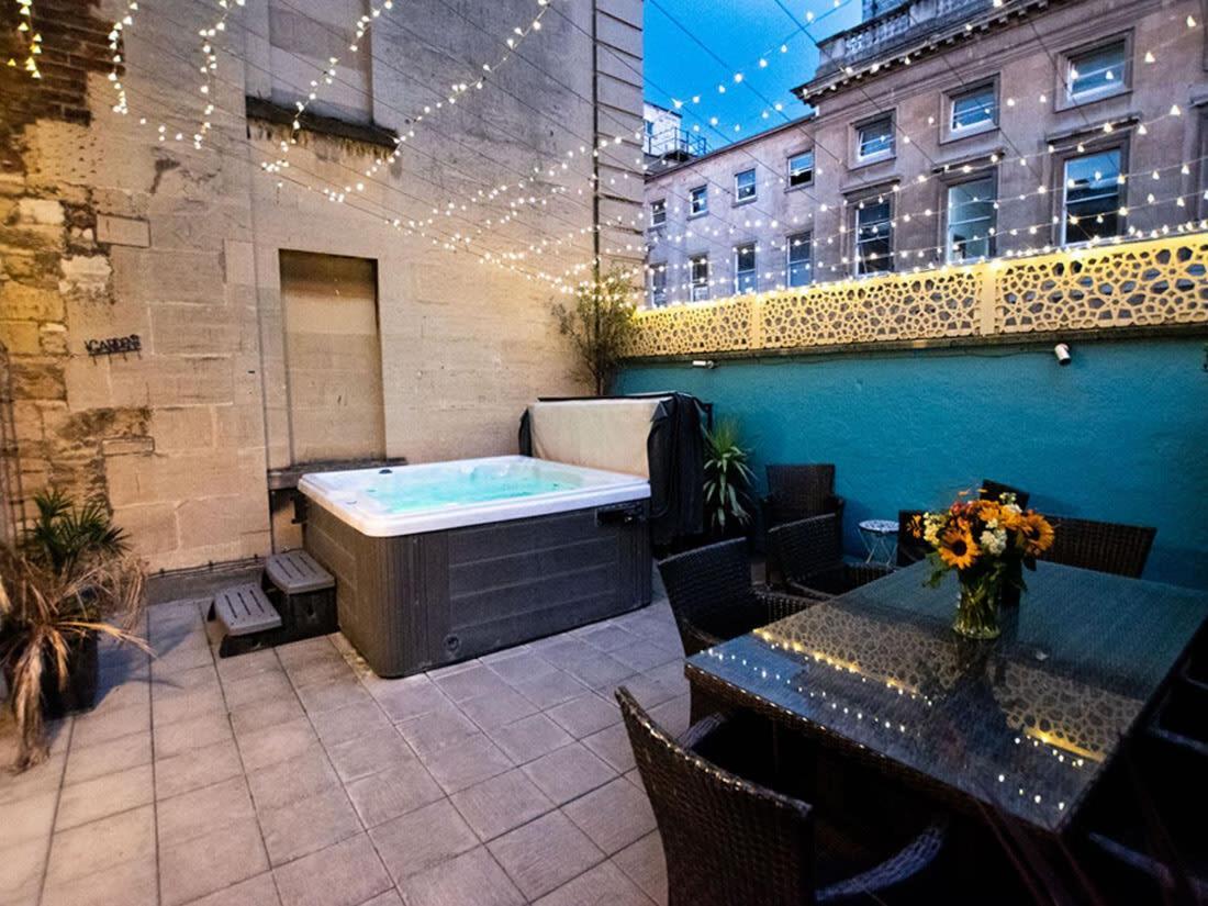 Dream Stays Bath - Trim Street Townhouse With Hot Tub Esterno foto