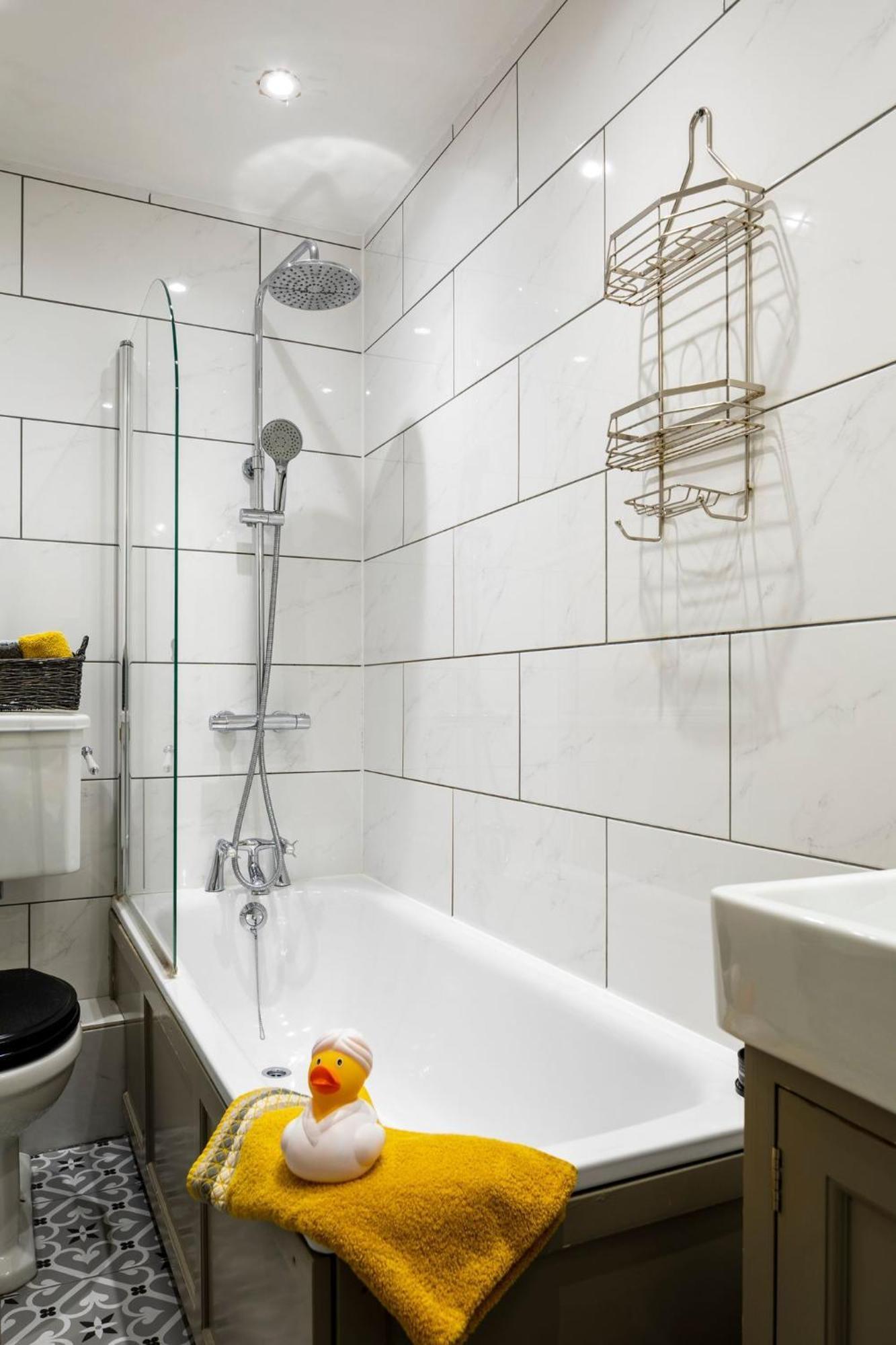 Dream Stays Bath - Trim Street Townhouse With Hot Tub Esterno foto